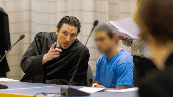 Ein 42-J&auml;hriger steht wegen Angriffen auf Menschen vor Gericht. - &copy; Philipp von Ditfurth/dpa