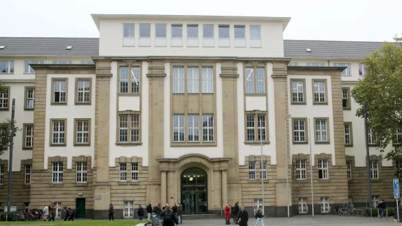 Mordes aus Habgier lautet das Urteil der Richter vom Duisburger Landgericht. (Symbolfoto) - © Roland Weihrauch/dpa