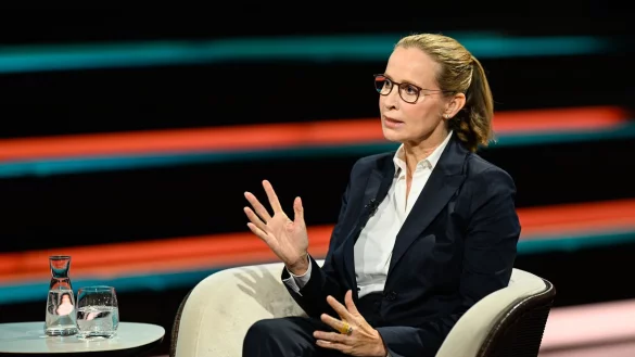 Die Staatsrechtlerin Frauke Brosius-Gersdorf wehrt sich in der ZDF-Sendung «Markus Lanz» gegen die Vorwürfe, die im Zusammenhang mit ihrer Nominierung als Bundesverfassungsrichterin gegen sie erhoben werden. - © Markus Hertrich/ZDF/dpa