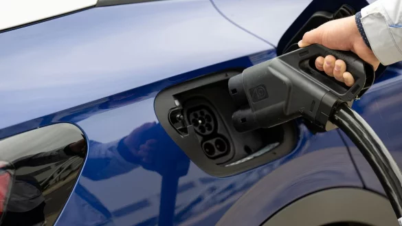 Der Absatz von Elektroautos war auch im August hoch. (Archivbild) - © Hendrik Schmidt/dpa
