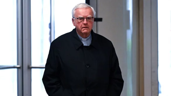 Der Erzbischof Heiner Koch hat als Zeuge vor dem Landgericht Köln ausgesagt, den späteren Missbrauchstäter nur flüchtig gekannt zu haben. - © Federico Gambarini/dpa