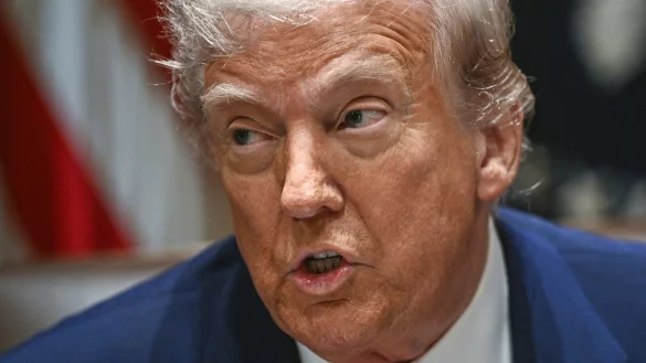 Die US-Zölle auf Waren aus China sind höher als zunächst gedacht. (Archivbild) - © -/POOL/AP/dpa