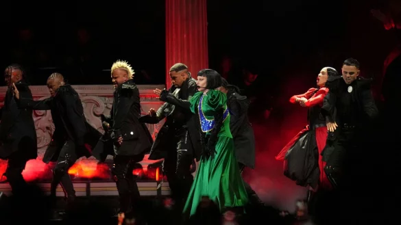 Nach Angaben der Stadtverwaltung lockte die Show auch rund 500.000 Touristen nach Rio. - © Silvia Izquierdo/AP/dpa