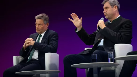 Ziemlich beste Feinde: Robert Habeck und Markus S&ouml;der. (Archivbild) - &copy; Sven Hoppe/dpa