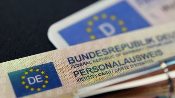 Der Branchenverband Bitkom beklagt ein &laquo;Schneckentempo&raquo; bei der Digitalisierung von Dienstleistungen der Verwaltung. (Symbolbild) - &copy; Marijan Murat/dpa