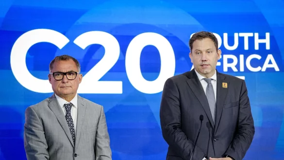 Nagel und Klingbeil beim Treffen der G20 in Südafrika. - © Kay Nietfeld/dpa