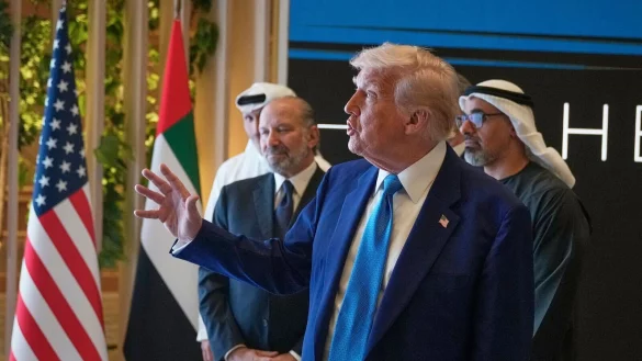 US-Präsident Trump will wegen der Geburt eines Enkels schnell heimkehren von seiner Nahost-Reise - und keinen Abstecher zu den Ukraine-Gesprächen in der Türkei machen. - © Altaf Qadri/AP/dpa