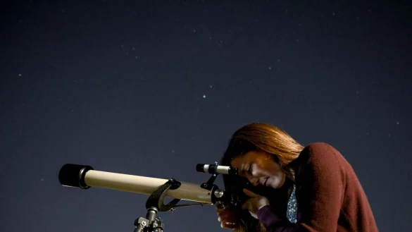 Hunderte Sternschnuppen sind in der Nacht auf Mittwoch an unserem Himmel verglüht. - © Britta Pedersen/dpa