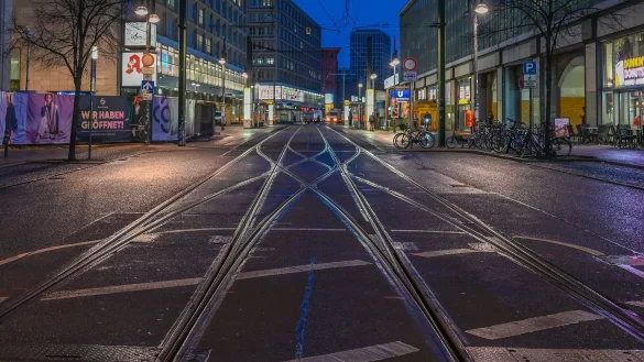 Erneut will die Gewerkschaft Verdi per Warnstreik den Nahverkehr in Berlin weitgehend lahmlegen. (Archivbild) - &copy; Fariha Farooqui/dpa