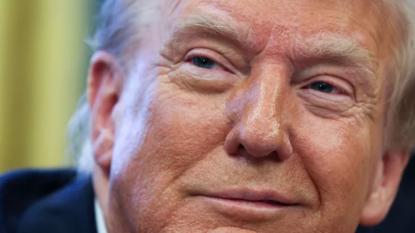 US-Präsident Donald Trump will schwerreiche Einwanderer mit einer sogenannten Gold Card in die USA locken. - © Uncredited/Pool/AP/dpa