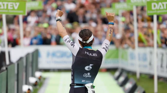 Ein Abschied mit einem Knall gut ein Jahr nach ihrem Rekordrennen. - © Heiko Becker/dpa