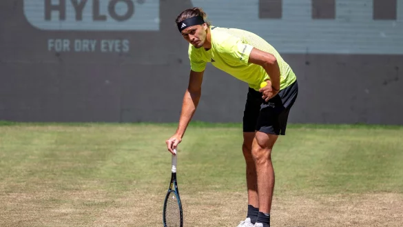 Alexander Zverev hatte zu Beginn mit gesundheitlichen Problemen zu kämpfen. - © David Inderlied/dpa