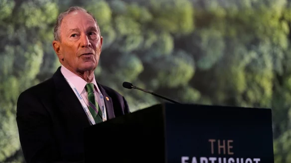 Der Milliard&auml;r Michael Bloomberg will mit seiner Stiftung f&uuml;r die Klimaverpflichtungen der USA aufkommen. (Archivbild) - &copy; Alastair Grant/Pool AP/dpa