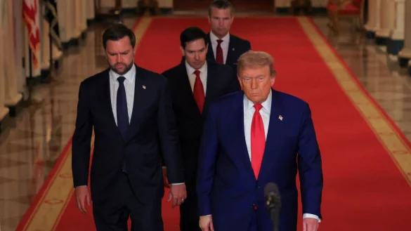 &laquo;Heute ist Tag 61&raquo; - Trump und sein Team treten nach den Angriffen auf den Iran vor die Kameras. (Archivbild) - &copy; Carlos Barria/Reuters Pool via AP/dpa