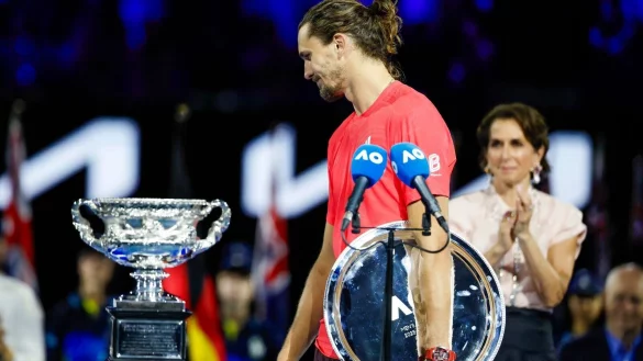 Alexander Zverev darf erneut keine Grand-Slam-Trophäe hochheben - © Frank Molter/dpa