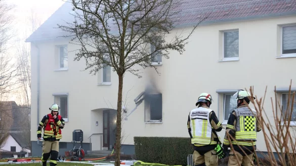 Zu der Explosion kam es im Erdgeschoss des Wohnhauses. - © Gianni Gattus/dpa