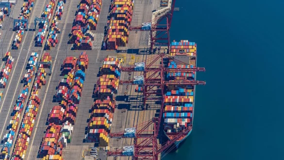 Trumps neue Zölle könnten den Welthandel durcheinander wirbeln. (Archivbild) - © Mark Holtzman/ZUMA Press Wire Service/dpa