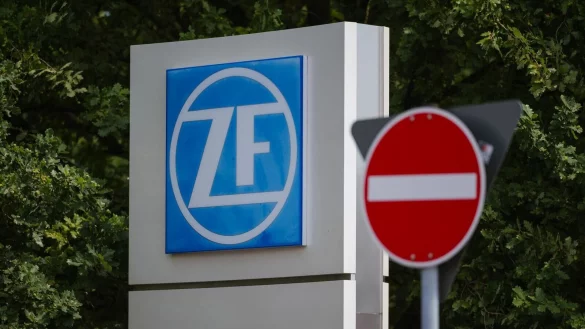 Der Zulieferer ZF Friedrichshafen muss sich neu erfinden. (Archivbild) - &copy; Oliver Dietze/dpa