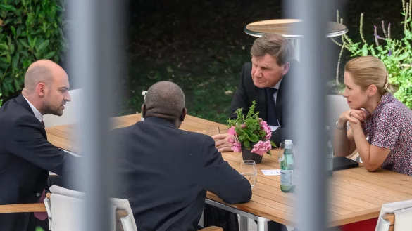 Europa droht Iran im Atomstreit Neuauflage von Sanktionen an - © Fabrice Coffrini/KEYSTONE POOL AFP/dpa