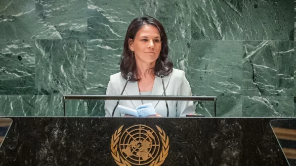 Baerbock kennt ihren designierten neuen Arbeitsplatz noch als Außenministerin. (Archivbild) - © Michael Kappeler/dpa