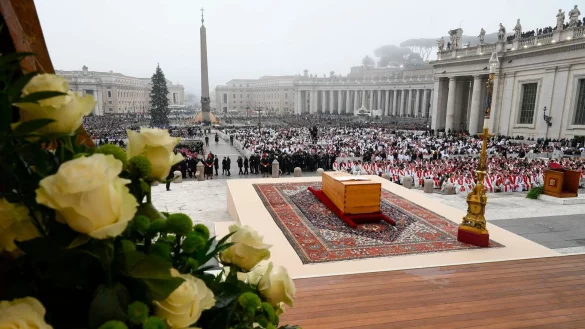 2023 wurde Papst Benedikt beigesetzt. Am Samstag ist die Trauerfeier f&uuml;r Papst Franziskus geplant (Archivbild). - &copy; Vatican Media/Vatican Media/AP/dpa