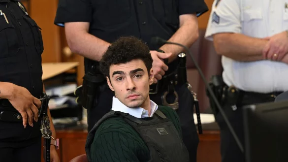 Der Angeklagte Luigi M. bei einer Anhörung vor dem Staatsgericht in Manhattan. (Archivbild) - © Curtis Means/POOL DailyMail.com via AP/dpa