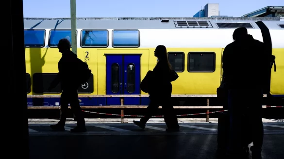 Das Deutschlandticket hat den Nahverkehr ver&auml;ndert. (Archivbild) - &copy; Julian Stratenschulte/dpa