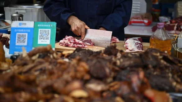 In China sanken die Verbraucherpreise im Februar, Lebensmittelpreise gingen um 3,3 Prozent zurück. (Symbolbild) - © Johannes Neudecker/dpa
