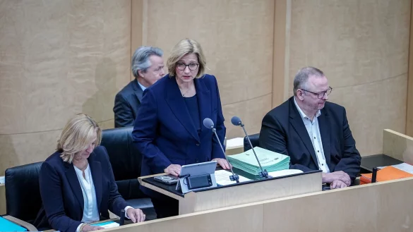 Der Bundesrat segnet zahlreiche, vom Bundestag schon beschlossene Gesetze ab. - © Kay Nietfeld/dpa
