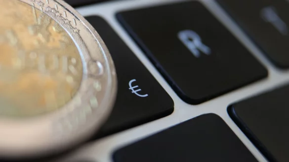 Ein Stablecoin koppelt seinen Wert an stabile Verm&ouml;genswerte, um Kursschwankungen zu vermeiden. (Symbolbild) - &copy; Karl-Josef Hildenbrand/dpa