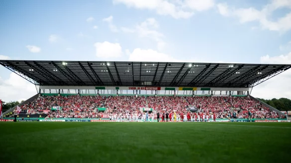 Das Stadion an der Hafenstraße in Essen ist nicht Teil der Bewerbung für die Frauen-EM 2029. - © Fabian Strauch/dpa