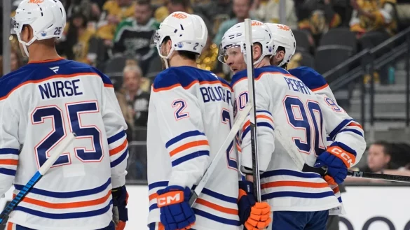 Die Oilers erzielten vier Treffer in Las Vegas - das reichte zum Sieg. - © John Locher/AP/dpa