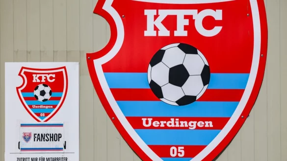 Der insolvente KFC Uerdingen setzt den Spielbetrieb nach dem Regionalliga-Aus in der Oberliga fort. - &copy; Christoph Reichwein/dpa