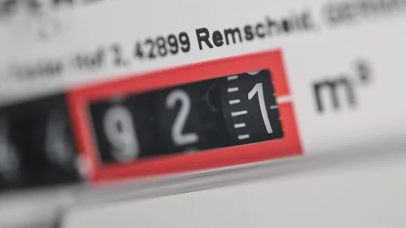 Während der Energiekrise landeten viele Verbraucher plötzlich zu hohen Tarifen als in der Grundversorgung. (Archivbild) - © Bernd Weißbrod/dpa