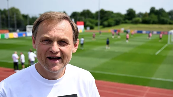 Adidas-Konzernchef Bj&ouml;rn Gulden steht trotz guter Halbjahreszahlen unter Druck, weil die US-Z&ouml;lle die Gesch&auml;fte belasten (Archivbild). - &copy; Federico Gambarini/dpa