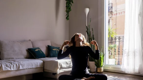 Ich nehm\\\' mir Zeit f&uuml;r mich! Autogenes Training kann helfen, Stress abzubauen und K&ouml;rper und Geist zu entspannen. - &copy; Rafael Fernandez Torres/Westend61/dpa-tmn