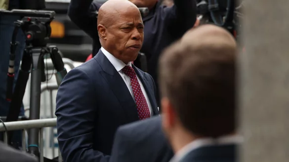 Der B&uuml;rgermeister, der f&uuml;r seine Wiederwahl antritt, weist die Vorw&uuml;rfe gegen ihn zur&uuml;ck. (Archivbild) - &copy; Yuki Iwamura/AP/dpa