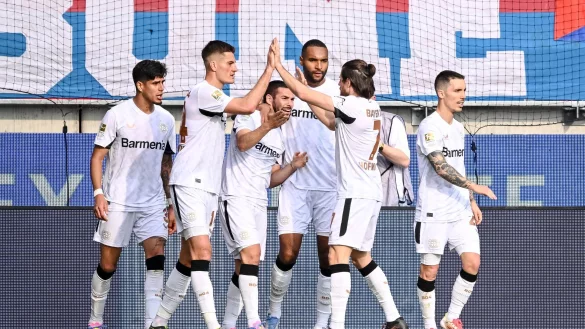 Leverkusen siegt in letzter Minute. - © Harry Langer/dpa