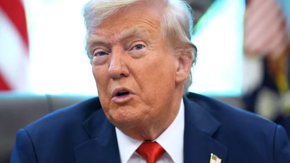 Unternehmen, die etwas von der US-Regierung wollen, sollen nach Meinung von Donald Trump Gegenleistungen anbieten. - © Evan Vucci/AP/dpa