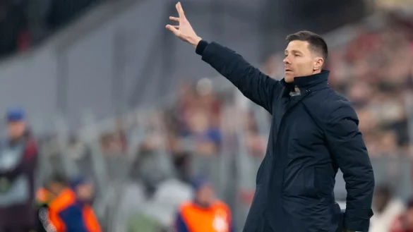 Leverkusens Trainer Xabi Alonso will es in der Bundesliga gegen Werder Bremen besser machen, als im Hinspiel. - © Sven Hoppe/dpa