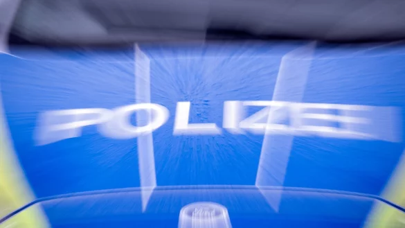 Mehrere Polizeibeamte r&uuml;ckten nach Ruppichteroth aus. (Symbolbild) - &copy; Soeren Stache/dpa