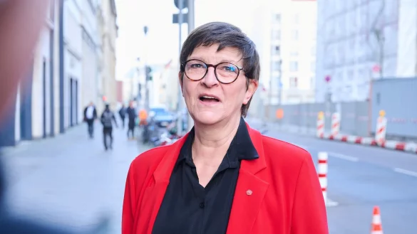 Die SPD-Chefin erwartet eine Einigung frühestens nächste Woche. - © Annette Riedl/dpa