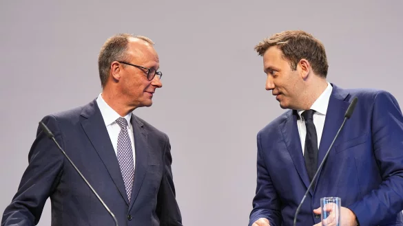 Union und SPD haben viele Projekte geplant - manche mit Zeitplan. (Archivbild) - © Michael Kappeler/dpa