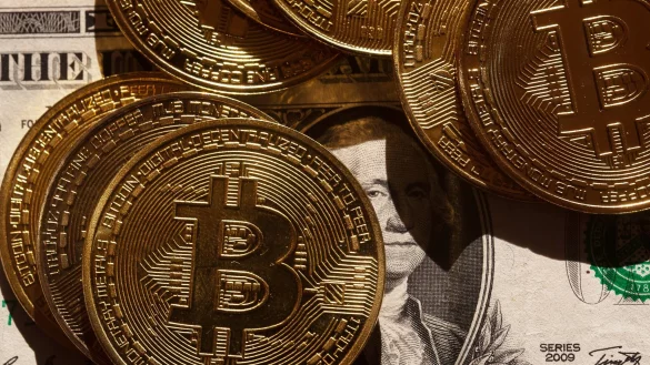 &Auml;lteste Kryptow&auml;hrung: das Digitalgeld Bitcoin. - &copy; Fernando Gutierrez-Juarez/dpa