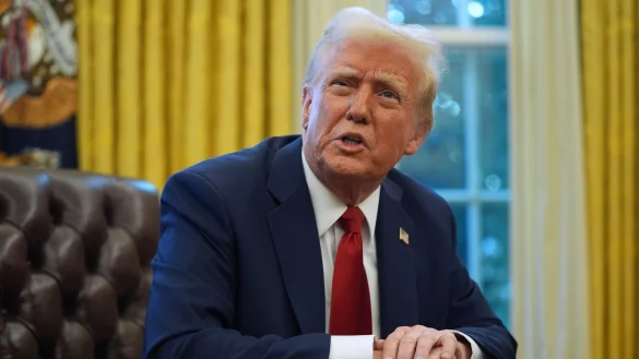 US-Präsident Donald Trump droht erneut mit Sonderzöllen auf Waren aus der EU. (Archivbild) - © Evan Vucci/AP/dpa