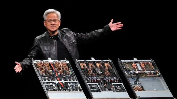 Nvidia-Chef Jensen Huang warnt, dass eine komplette US-Blockade die Entwicklung eigener Chip-Technologie in China beschleunigen würde. (Archivbild) - © Chiang Ying-ying/AP/dpa