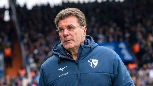 Möchte gern in Bochum bleiben: Trainer Dieter Hecking. - © David Inderlied/dpa