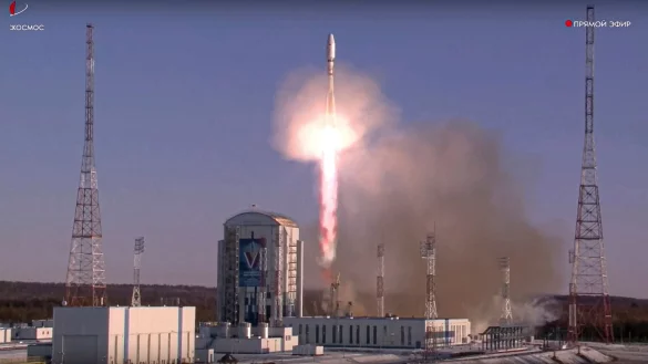 Eine russische Rakete hebt in den Weltraum ab. (Archivbild) - &copy; -/Roscosmos State Space Corporation via AP/dpa