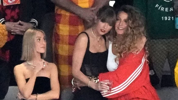 Teilerfolg für Justin Baldoni im Rechtsstreit mit Blake Lively: Baldoni bekommt Zugriff auf ausgewählte Nachrichten zwischen Lively und Superstar Taylor Swift. (Archiv) - © Charlie Riedel/AP/dpa