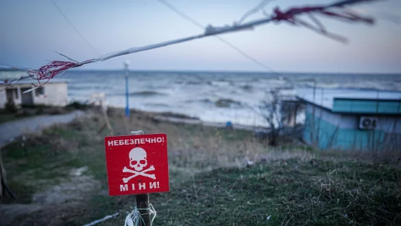 Beh&ouml;rden in der Region mahnen Badeg&auml;ste wegen der Minengefahr, nur freigegebene Str&auml;nde zu benutzen. (Archivbild) - &copy; Kay Nietfeld/dpa